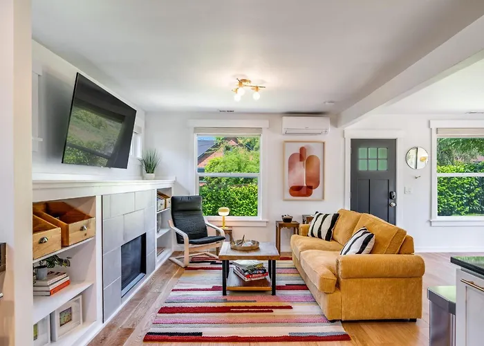 Ballard Cottage